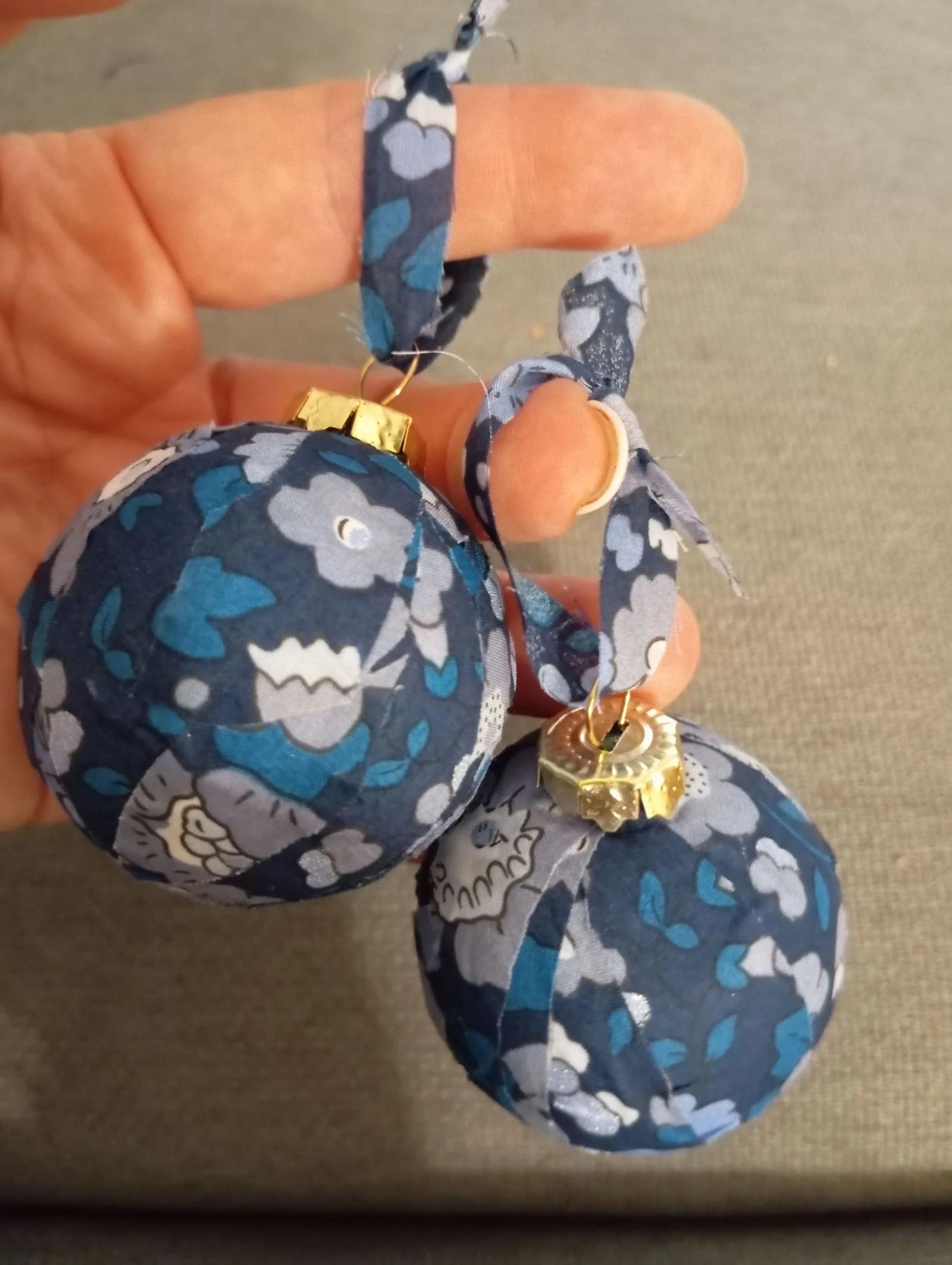 Set van twee kleine liberty kerstbollen – photo 2